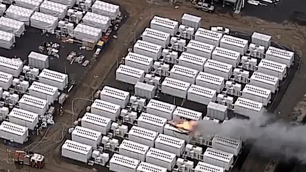 Tram du tru pin cua Tesla o Australia boc chay hinh anh