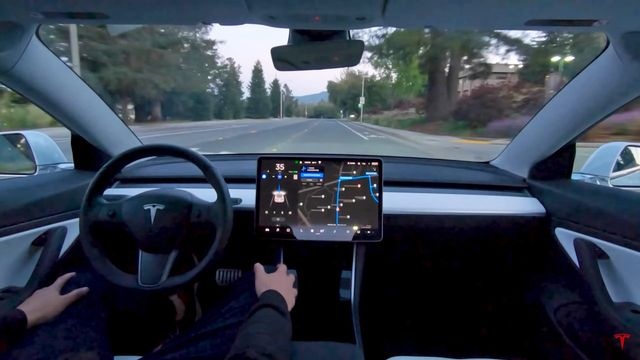 Autopilot tren xe Tesla co phai la tu lai hoan toan? hinh anh