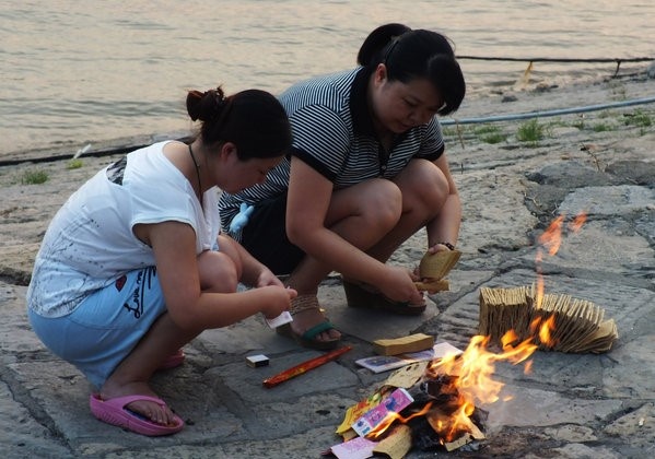 phong tuc chau A anh 1