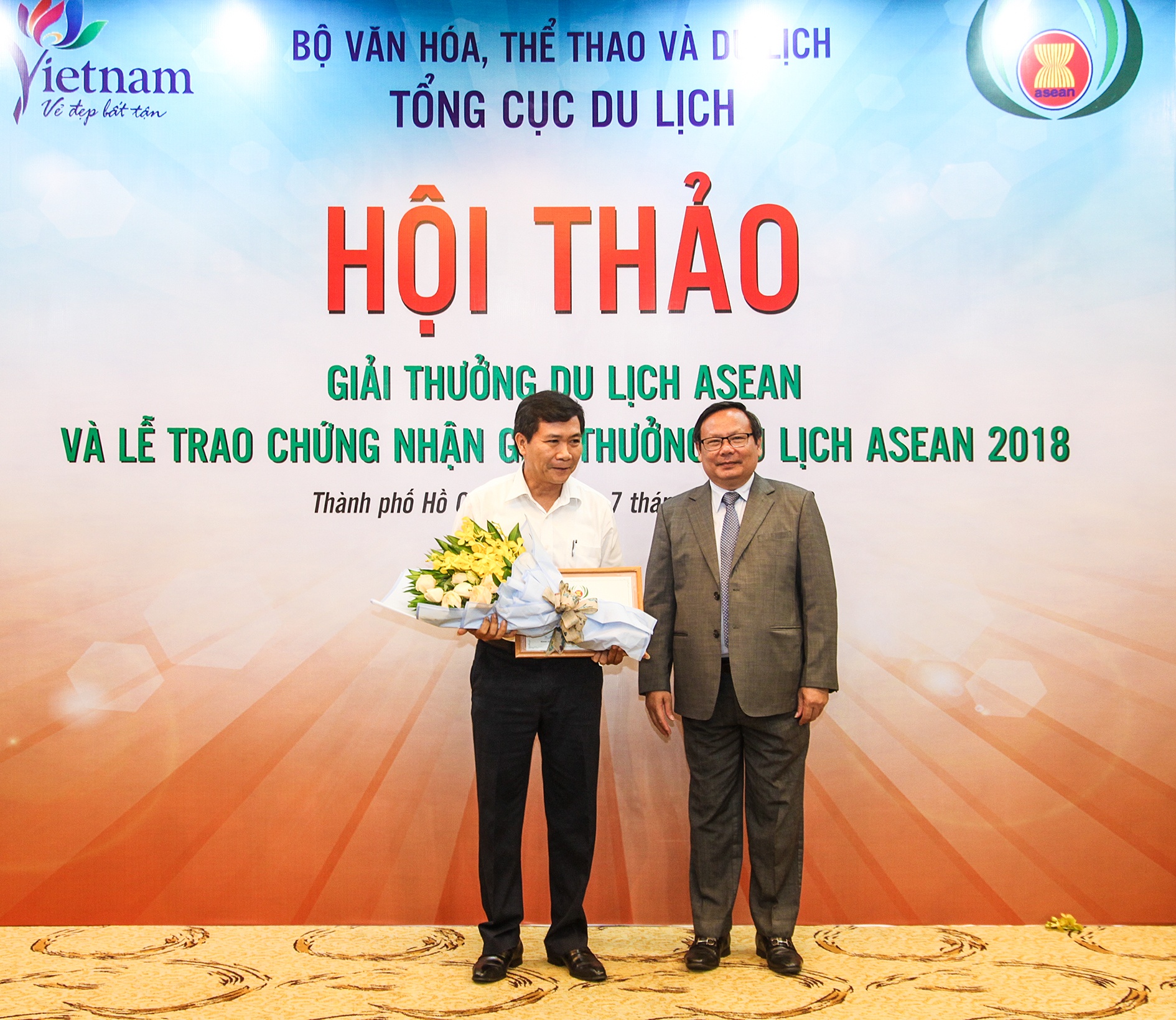 Giai thuong du lich ASEAN anh 2