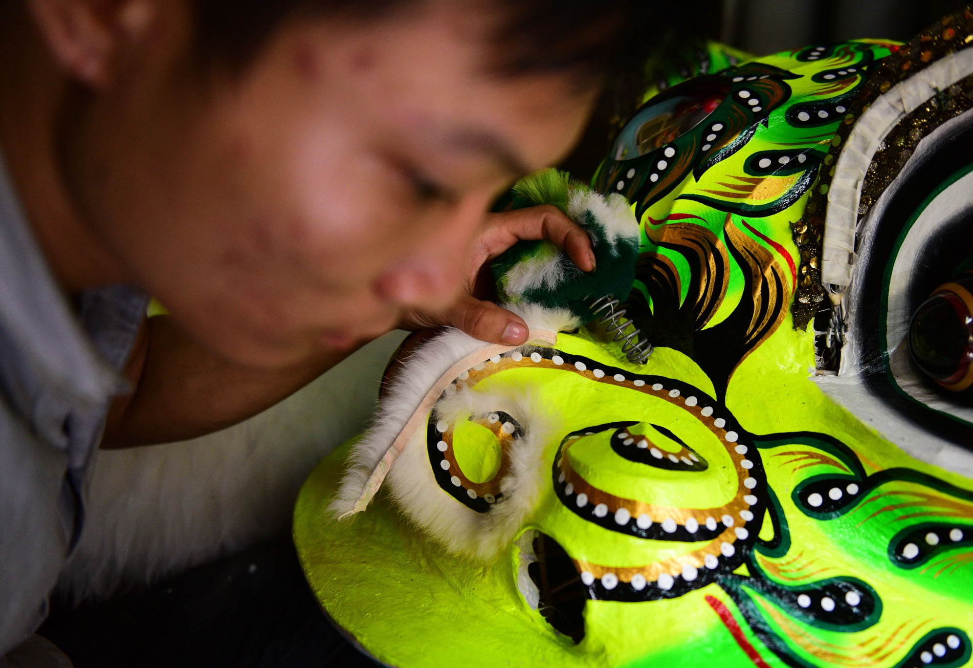 Doc dao nghe lam dau lan xu Hue hinh anh