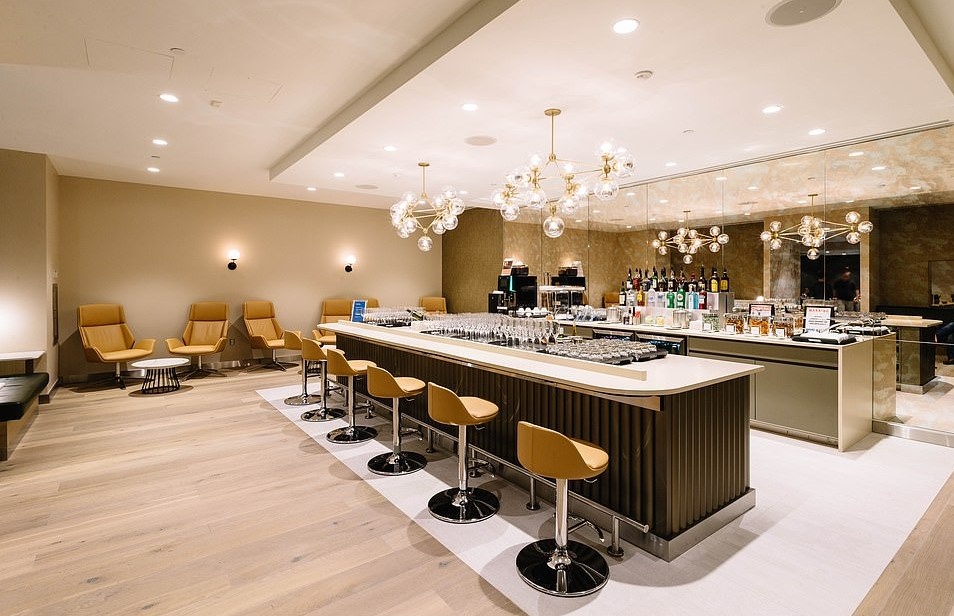 Tham quan phong cho san bay dep nhu nha hang 5 sao tai My hinh anh