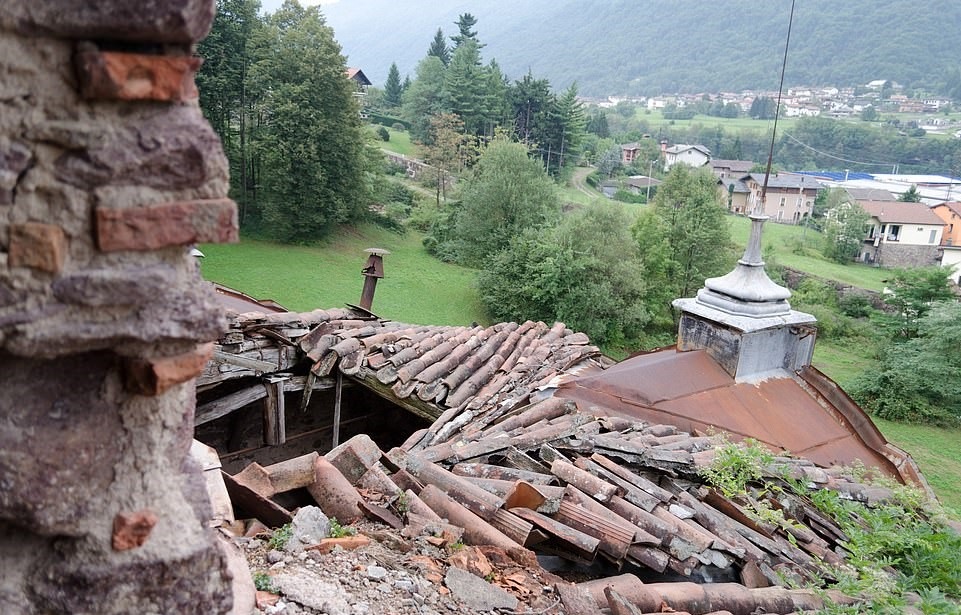 Biet thu ma am anh 11