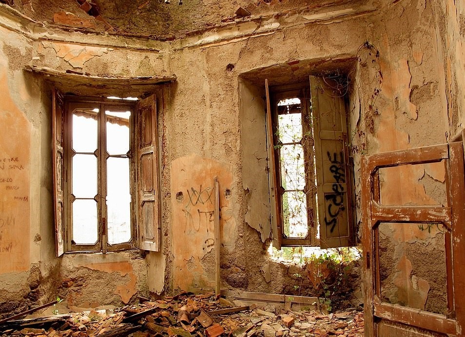 Biet thu ma am anh 3