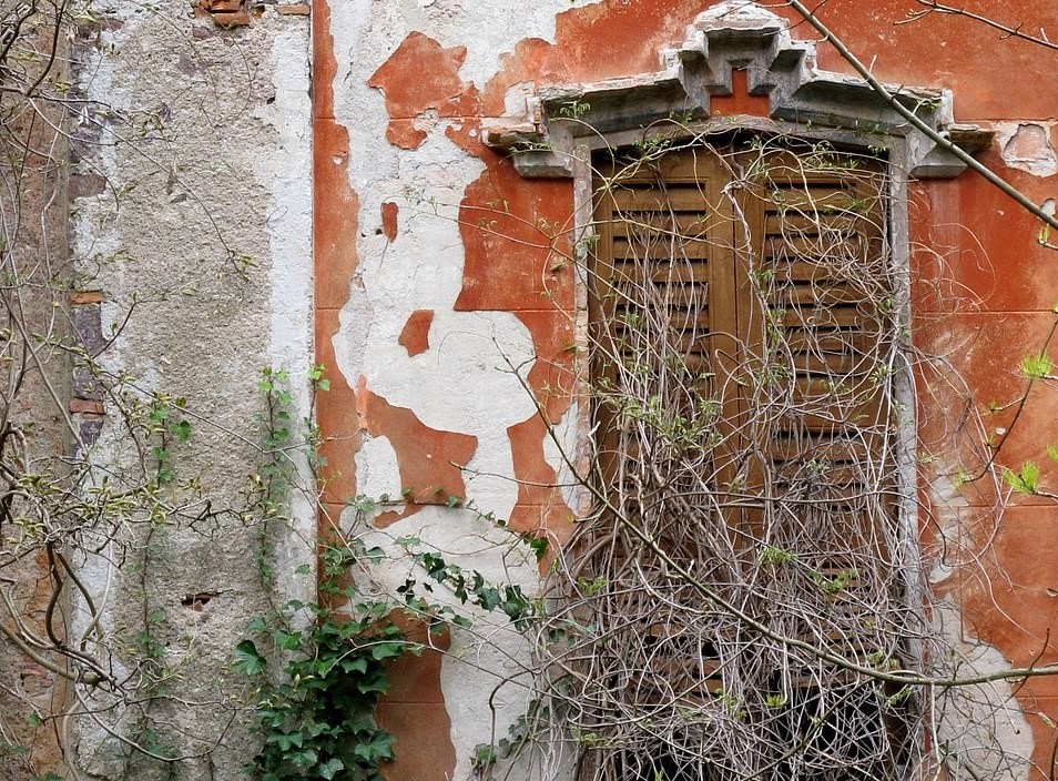 Biet thu ma am anh 4