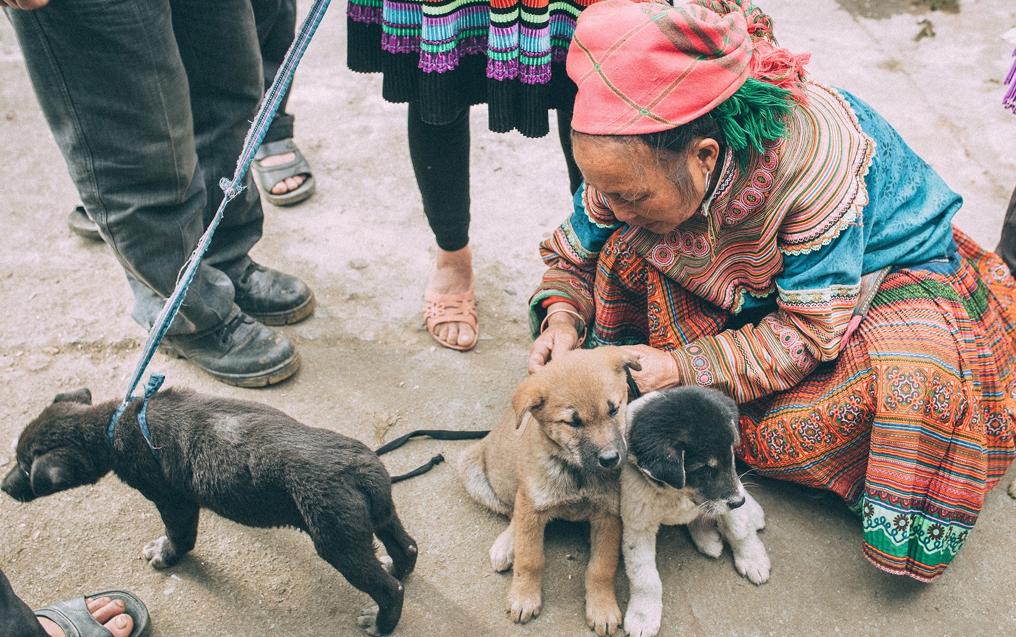 Kham pha net van hoa doc dao cua cho phien Bac Ha hinh anh