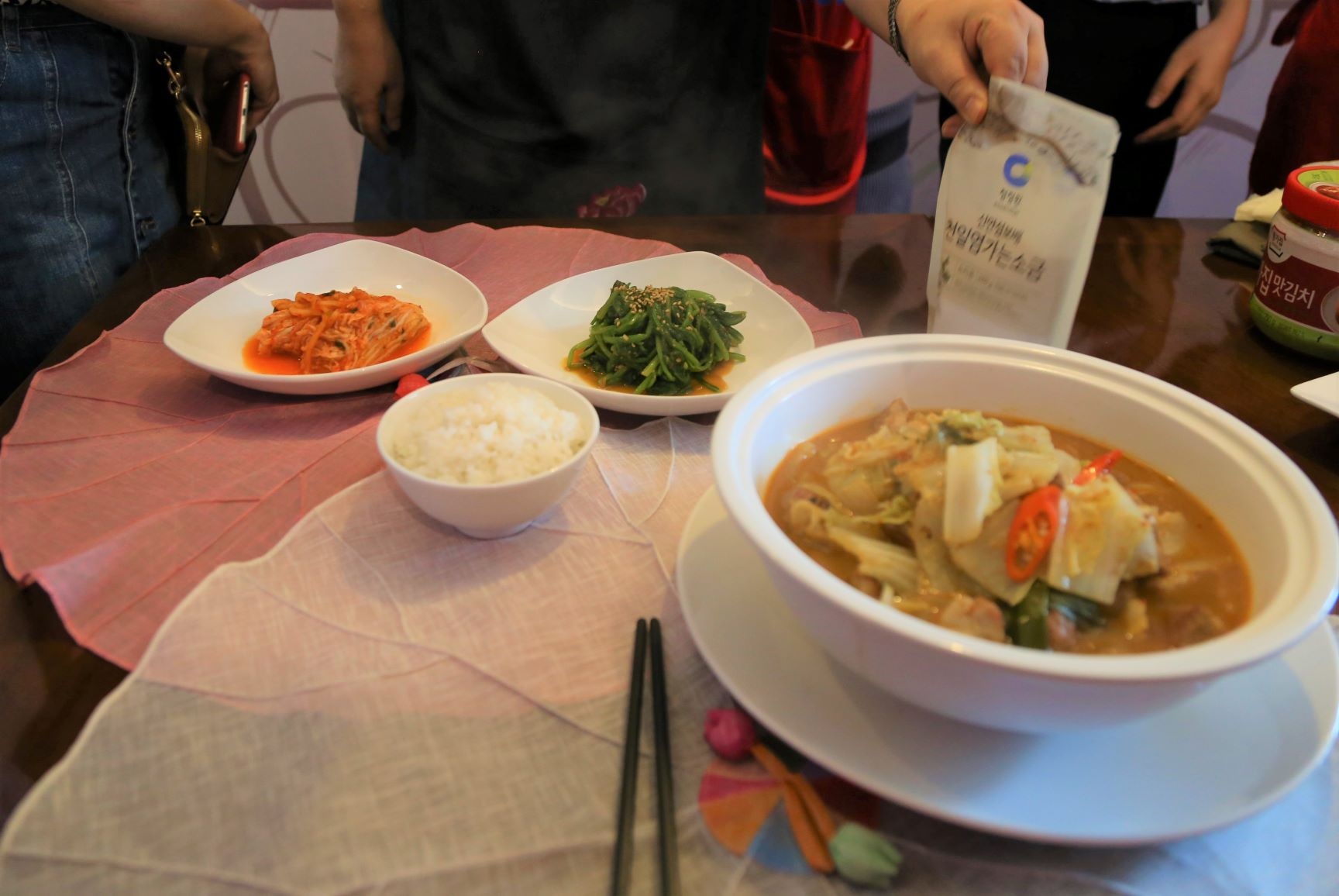 Dau bep noi tieng Han Quoc anh 9