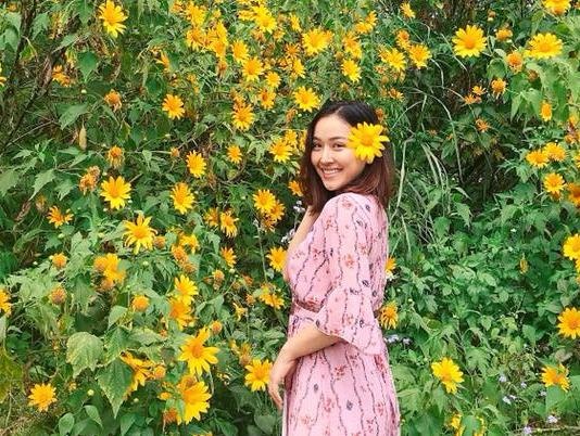 Hoa da quy no, Ba Vi chat cung khach du lich hinh anh