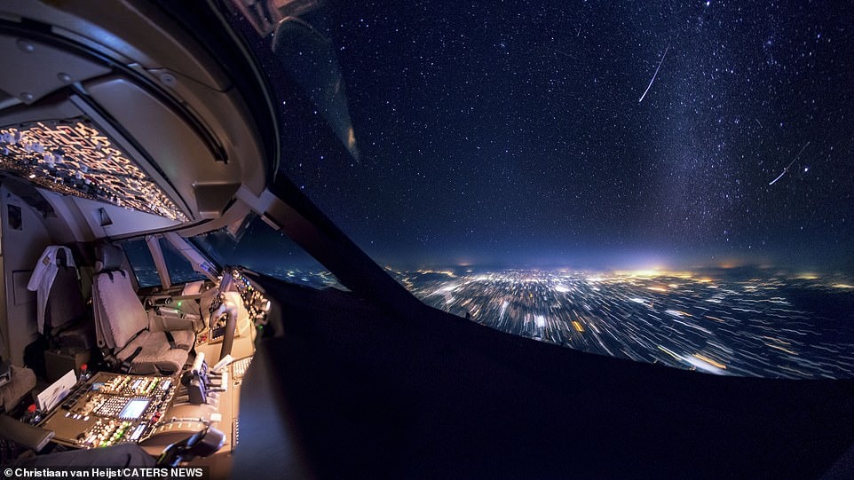 Sao bang, dai ngan ha ky ao nhin tu buong lai may bay phan luc hinh anh