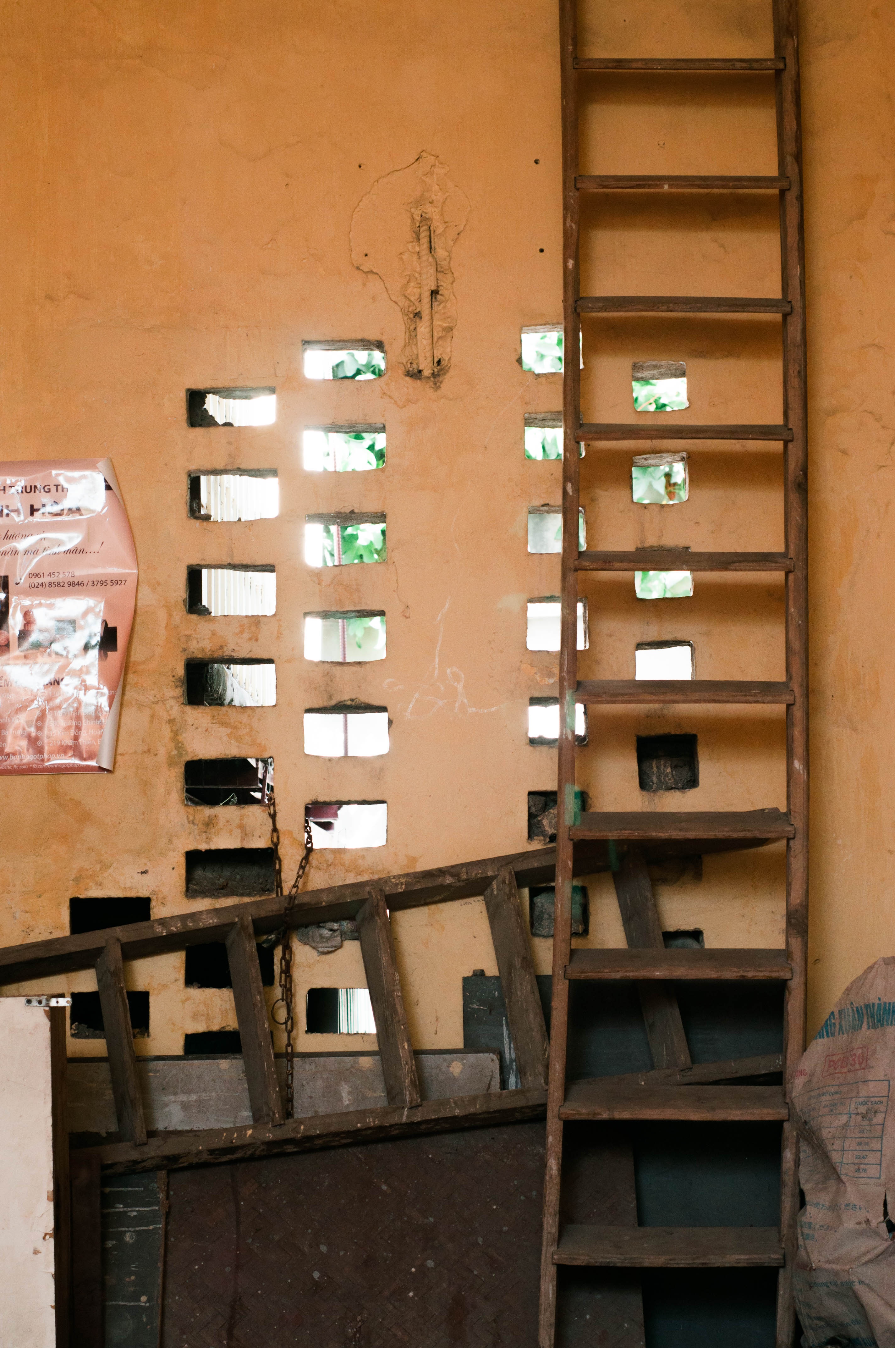 Khach san bo hoang o Nhat anh 10