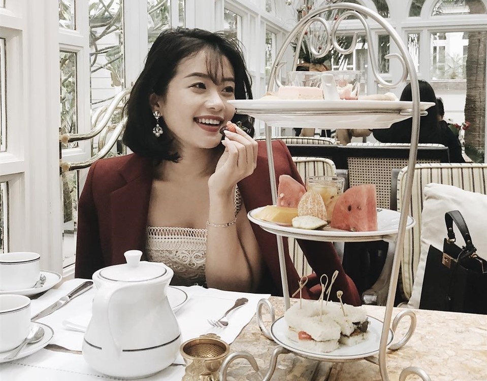 Check-in sang chanh nhu hot girl tai 6 quan tra chieu noi tieng Ha Noi hinh anh