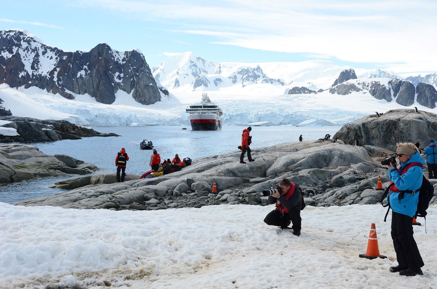 Chinh phuc Nam Cuc anh 20