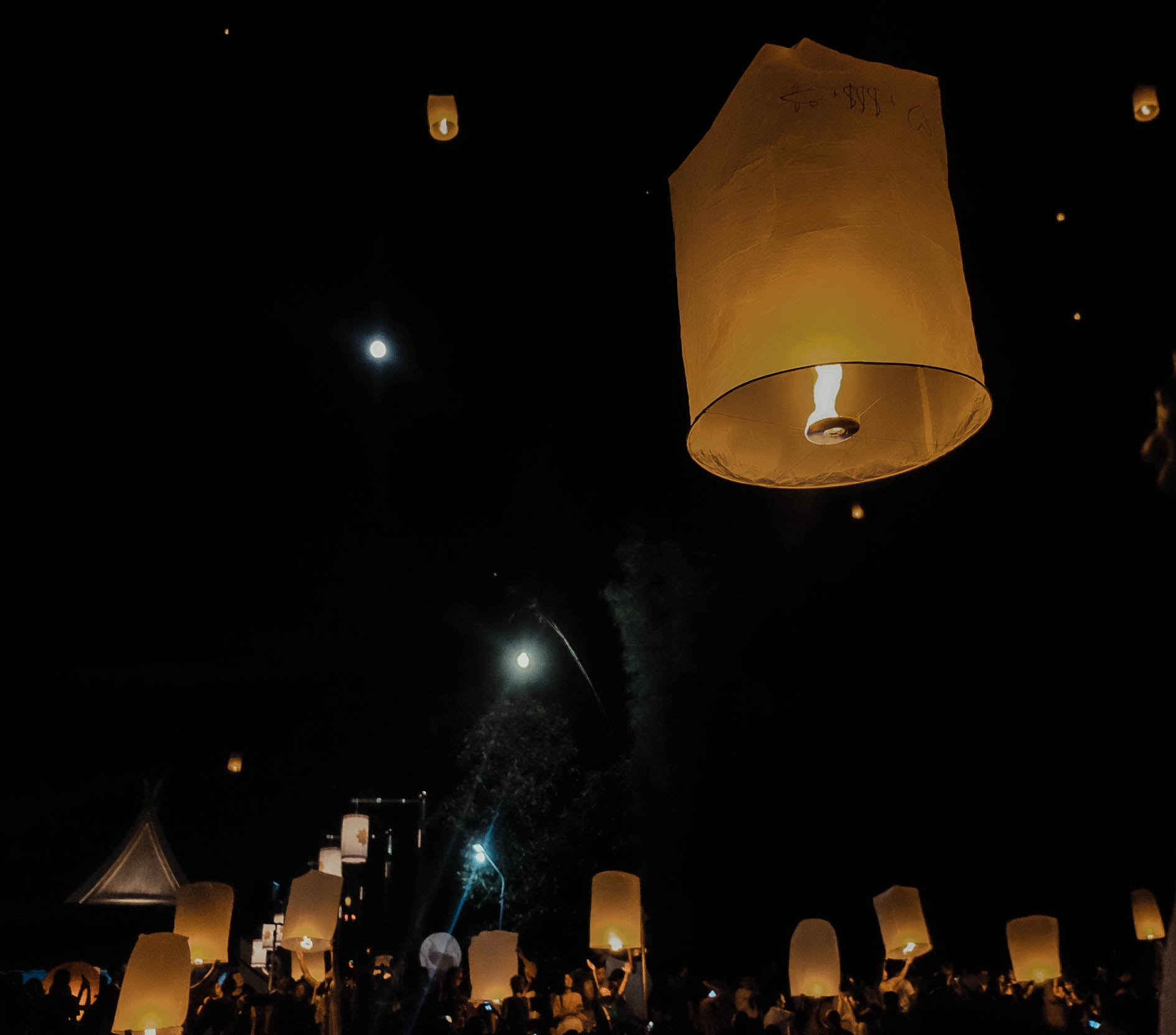 Tha den troi o Thai Lan anh 26