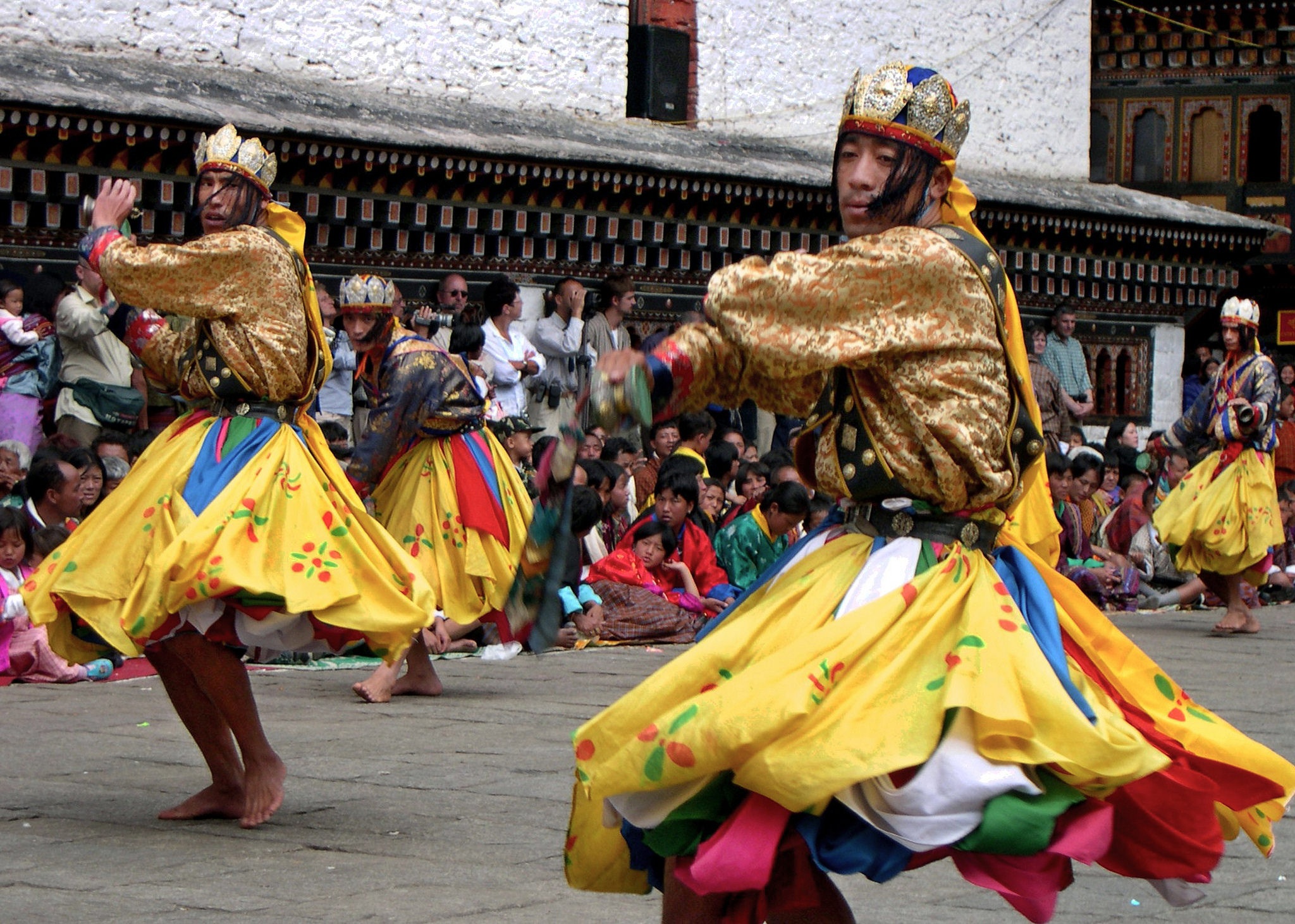 Khong co chua, an chay va nhung khac biet o Bhutan hinh anh