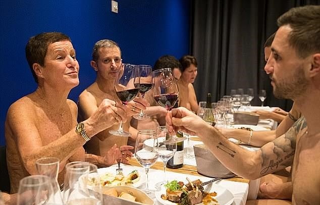 Nhà hàng khỏa thân Paris ảnh 1 Nha hang khoa than Paris anh 1