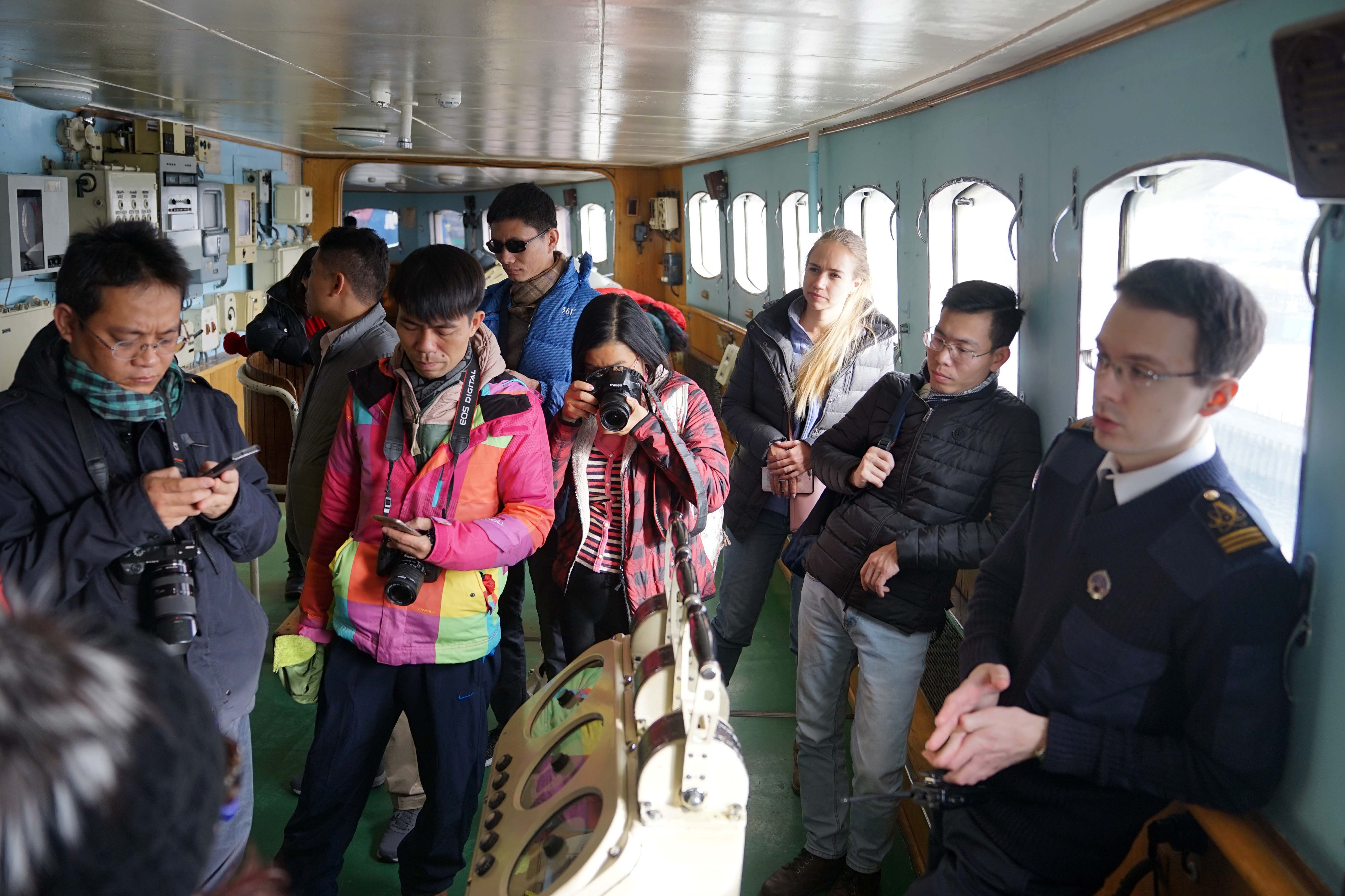 Tau pha bang nguyen tu Lenin anh 7