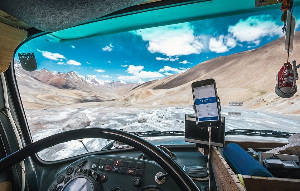 Du lich quanh the gioi bang xe tai anh 9