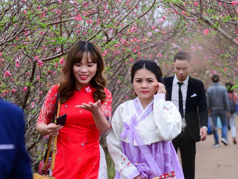 2,4 trieu luot khach du lich toi Ha Noi thang dau nam 2019 hinh anh