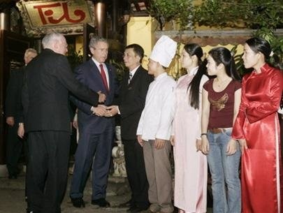 Nha hang Viet tong thong My tung den anh 6