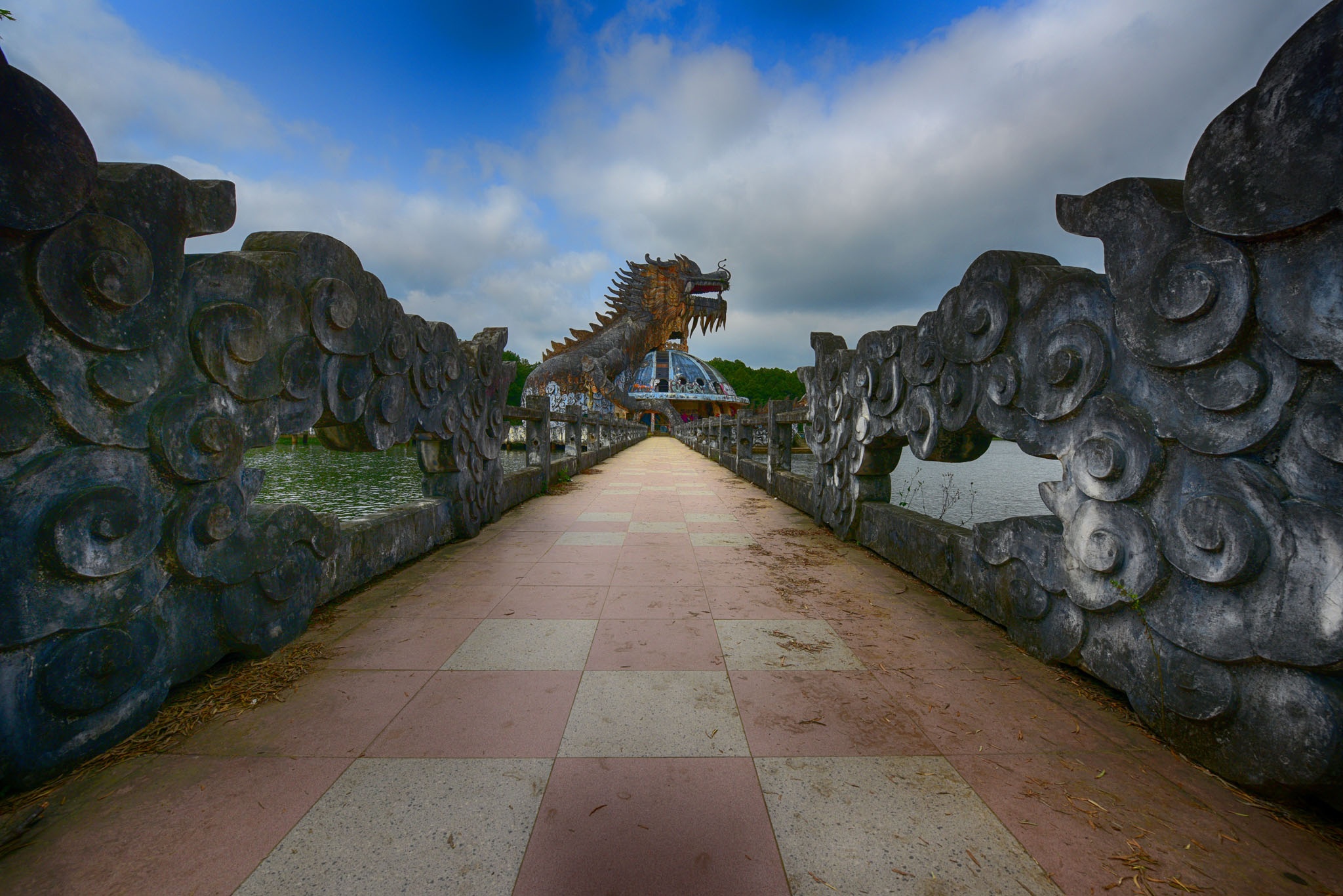 Cong vien bo hoang o Hue anh 3