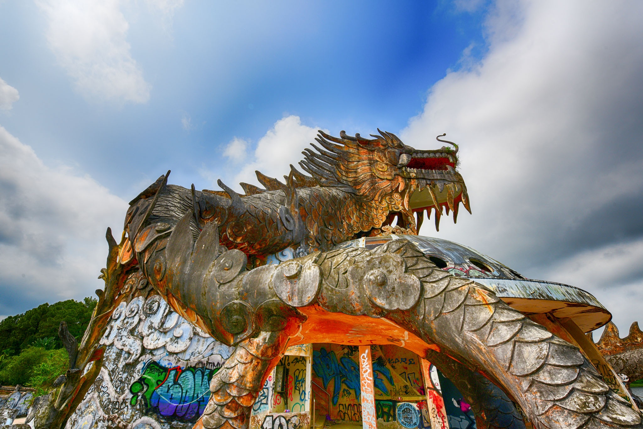 Ve ma mi, bi an cua cong vien bo hoang noi tieng o Hue hinh anh