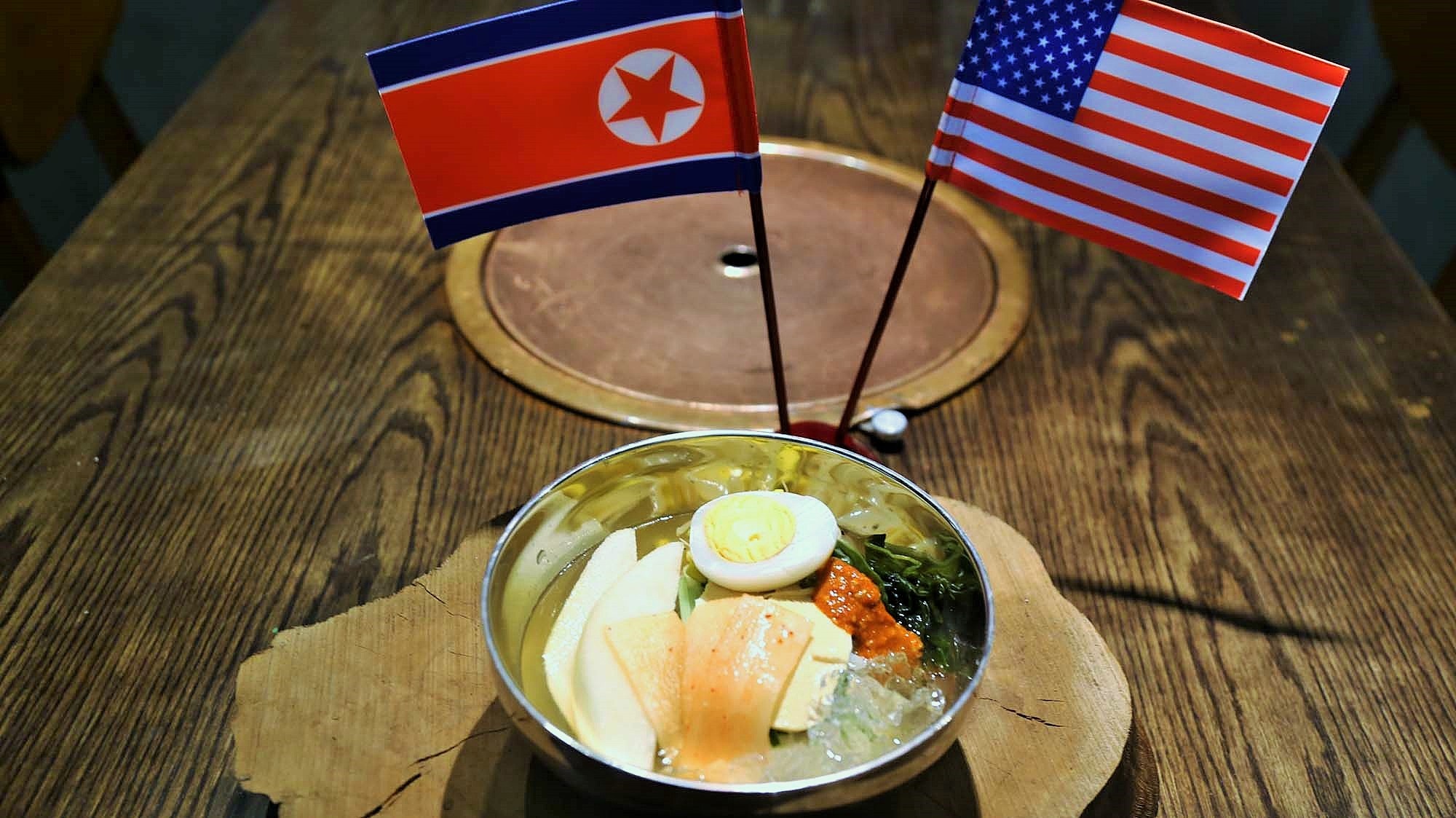 Mi lanh ong Kim Jong Un thich xuat hien tai nha hang bo My o Ha Noi hinh anh