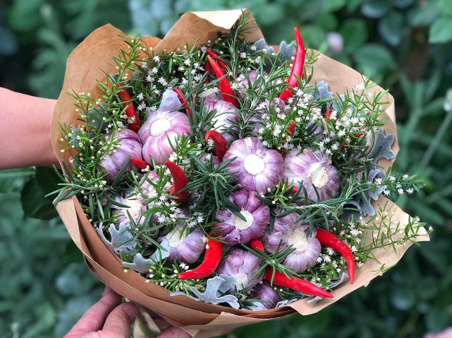 Muon kieu sang tao voi toi, ot, hoa qua lam qua tang me dip 8/3 hinh anh