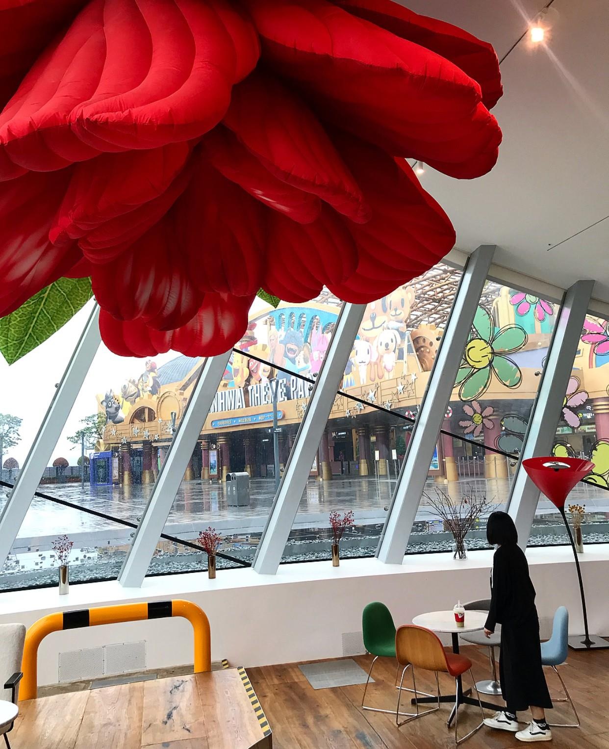 Quan ca phe cua G-Dragon anh 14