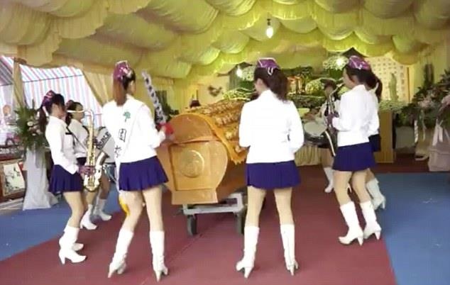 Tuc le mai tang anh 6