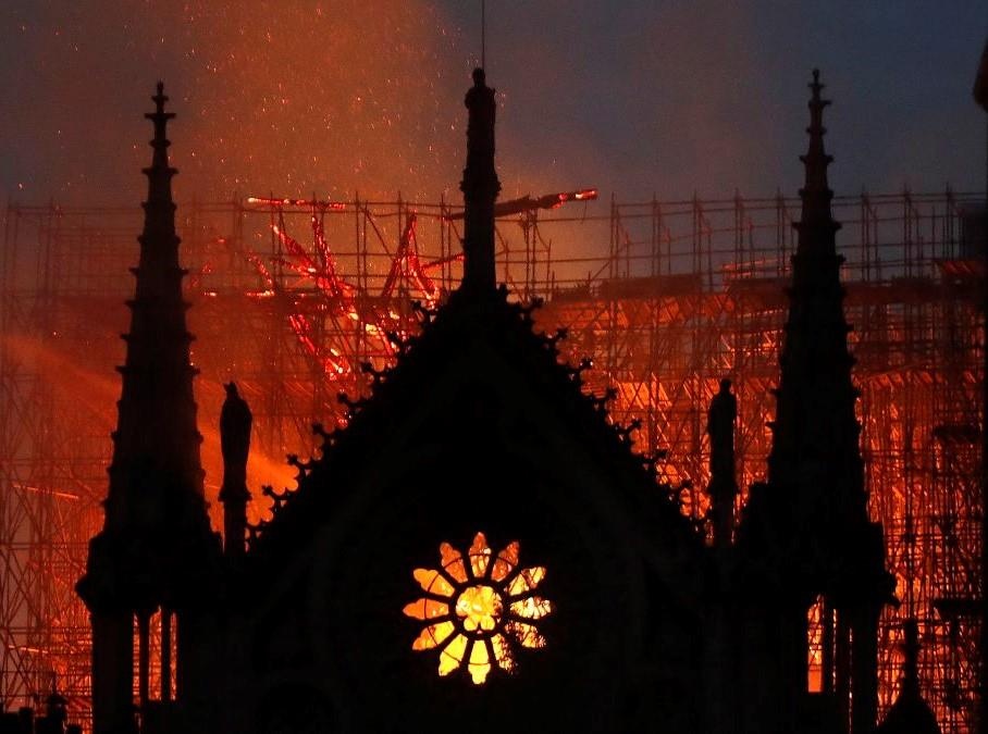 Nha tho Duc Ba va 4 cong trinh noi tieng bi huy hoai boi hoa hoan hinh anh