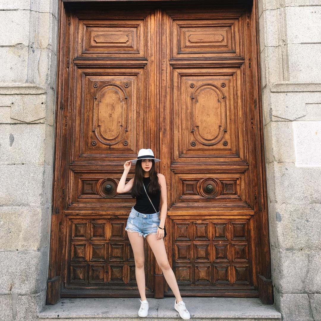 Anh du lich cua hot girl Lao goc Viet anh 14