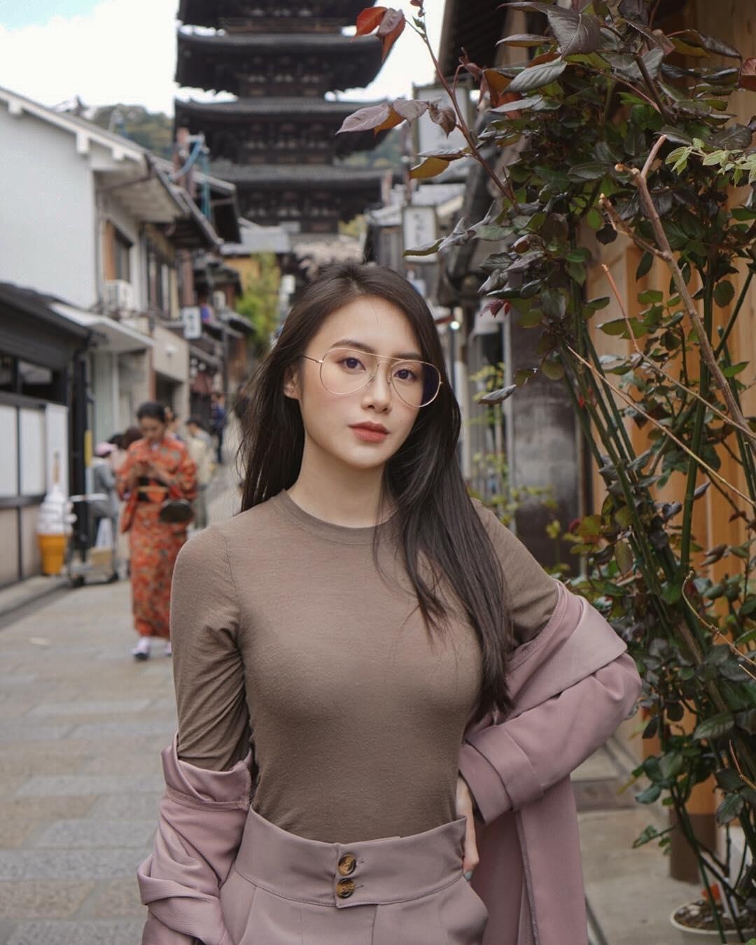 Anh du lich cua hot girl Lao goc Viet anh 3