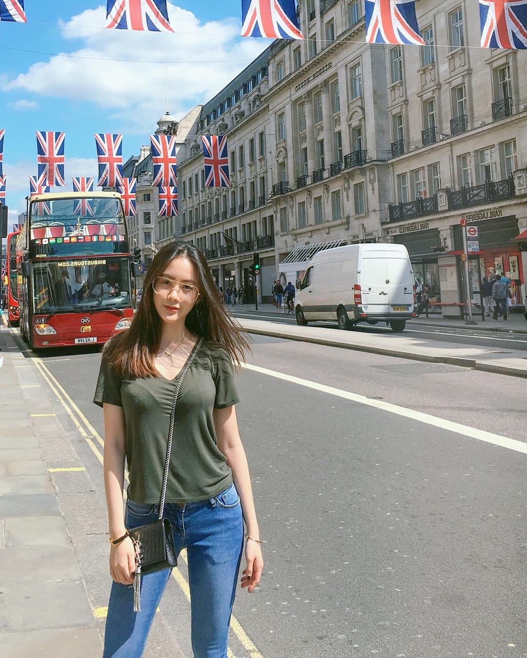 Anh du lich cua hot girl Lao goc Viet anh 7