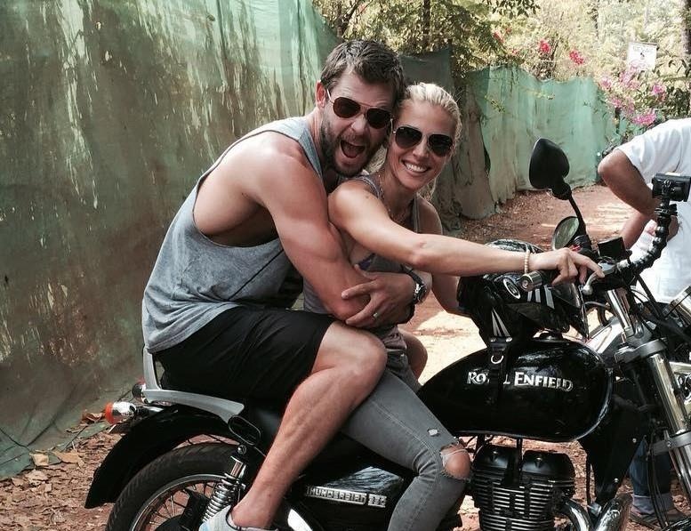 Yeu gia dinh nhu 'Than Sam' cua Avengers, du lich dau cung co vo con hinh anh