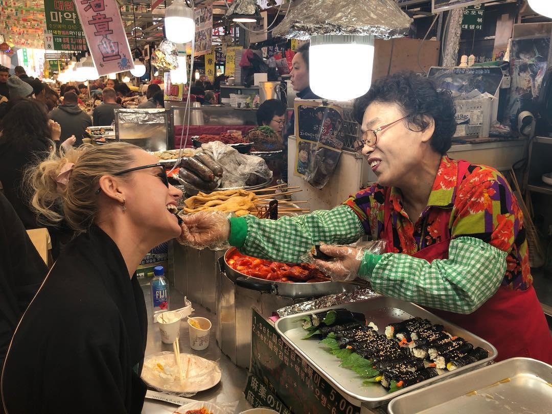 Captain Marvel phieu du khap vu tru, nhung thich 'song ao' o Trai Dat hinh anh