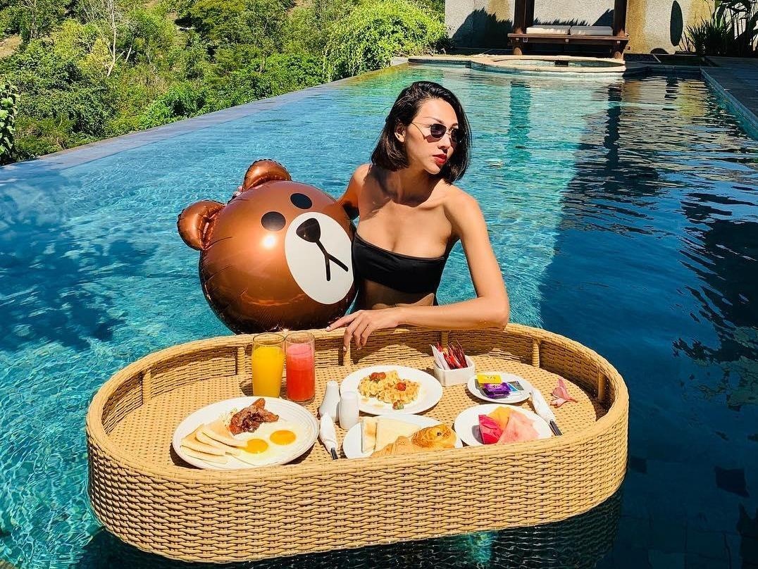 Gioi tre Viet do do sang chanh trong anh chup do an noi ben ho boi hinh anh