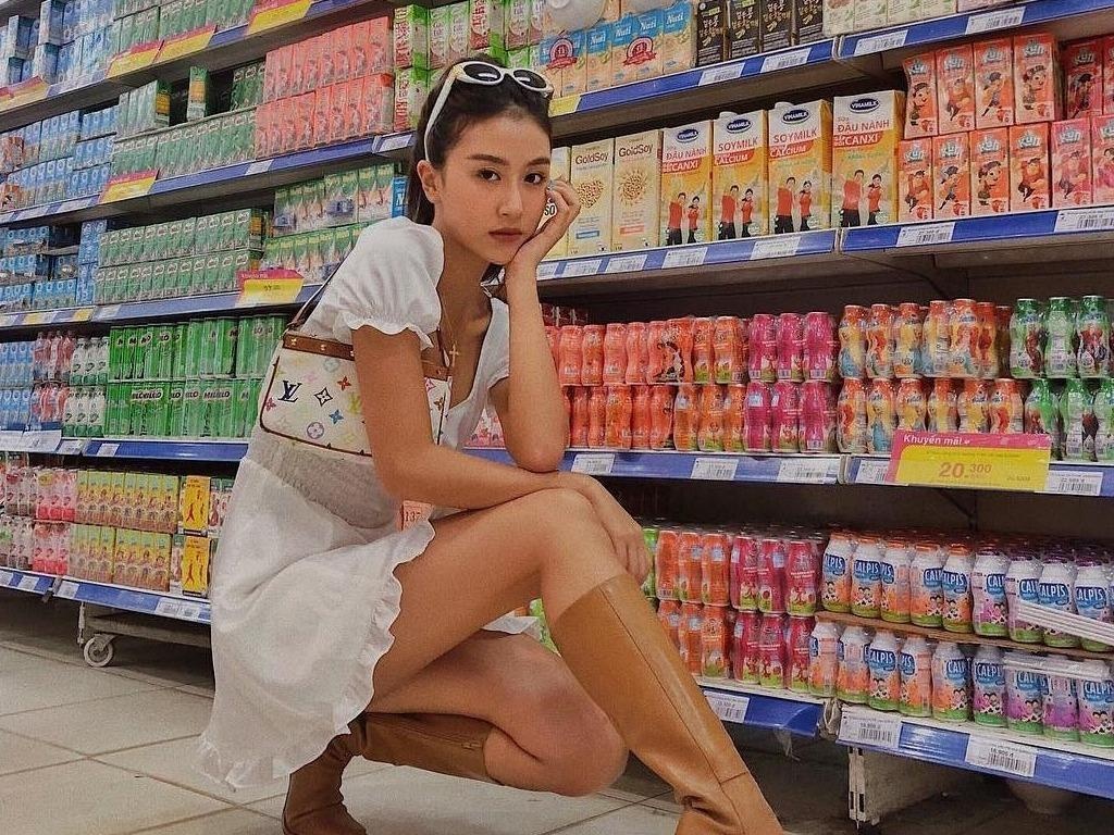 Cua hang tien loi, sieu thi thanh background chat lu cho hoi 'song ao' hinh anh