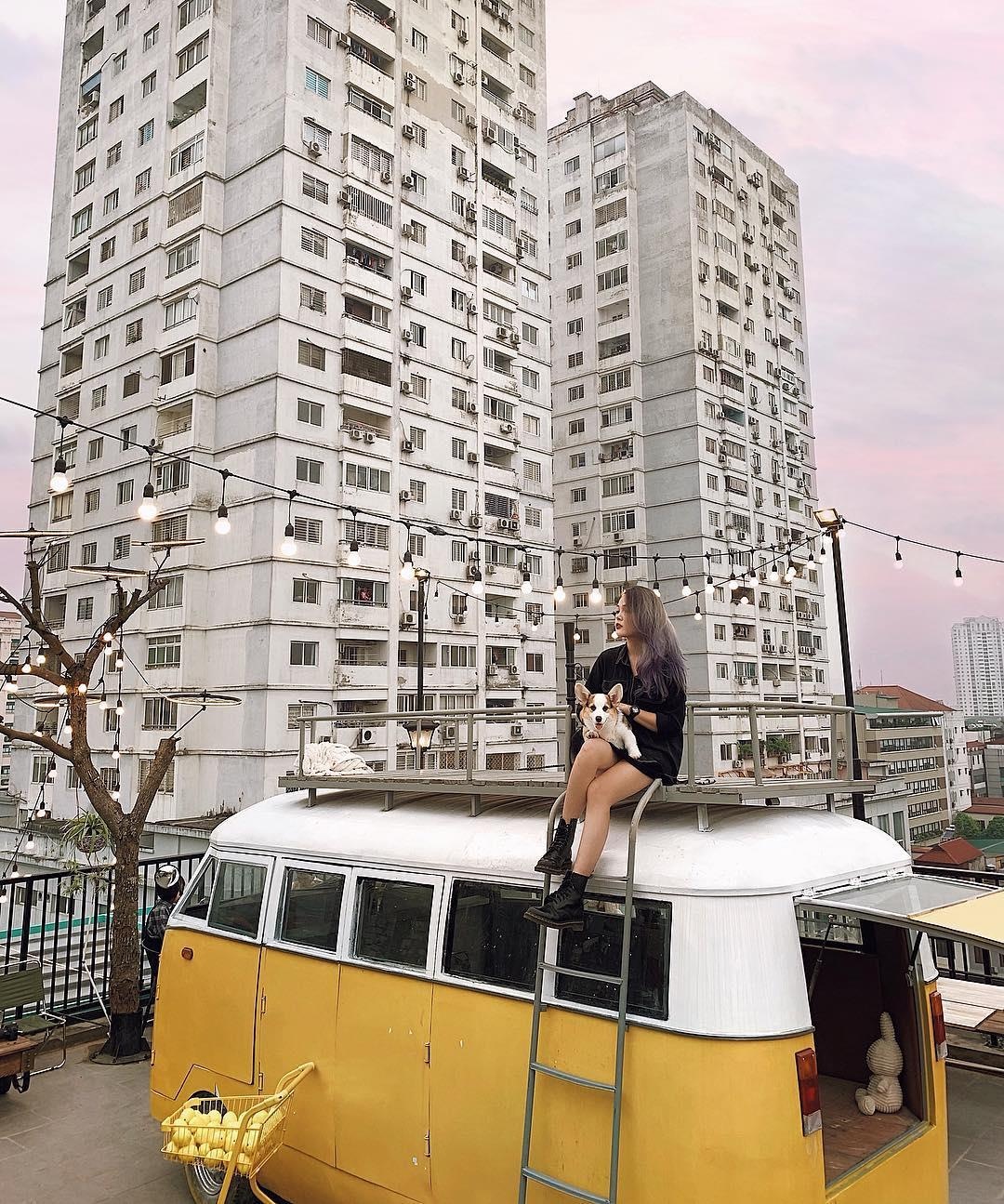 Quan ca phe san thuong anh 1