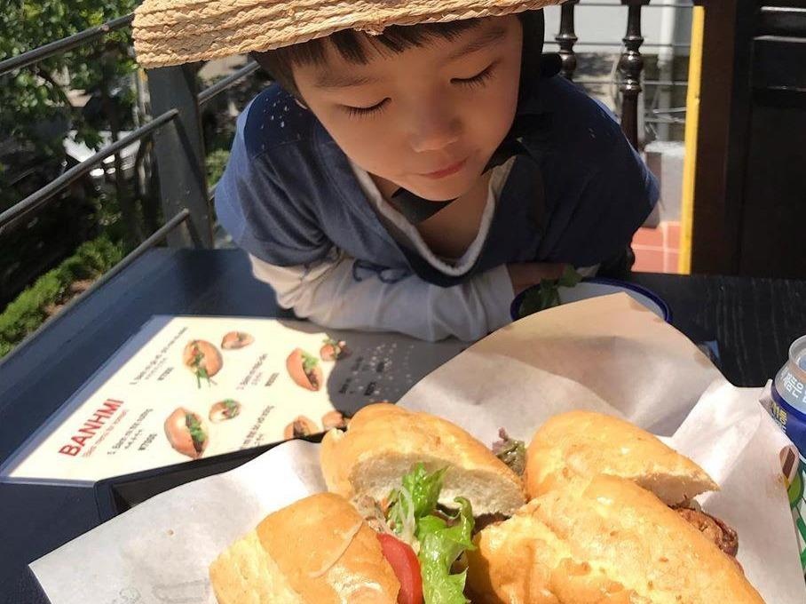 Banh mi Phuong Hoi An mo cua tai Han Quoc, gia gan 160.000 dong/cai hinh anh