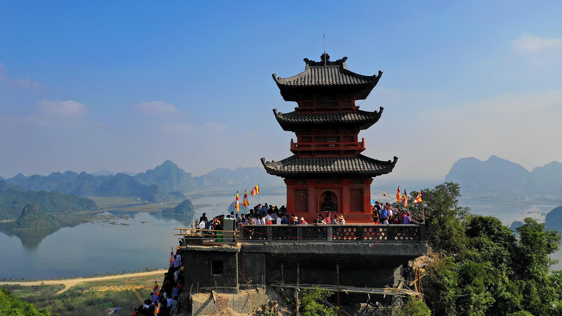 Nhung diem du lich noi tieng nao gan noi dien ra dai le Vesak 2019? hinh anh