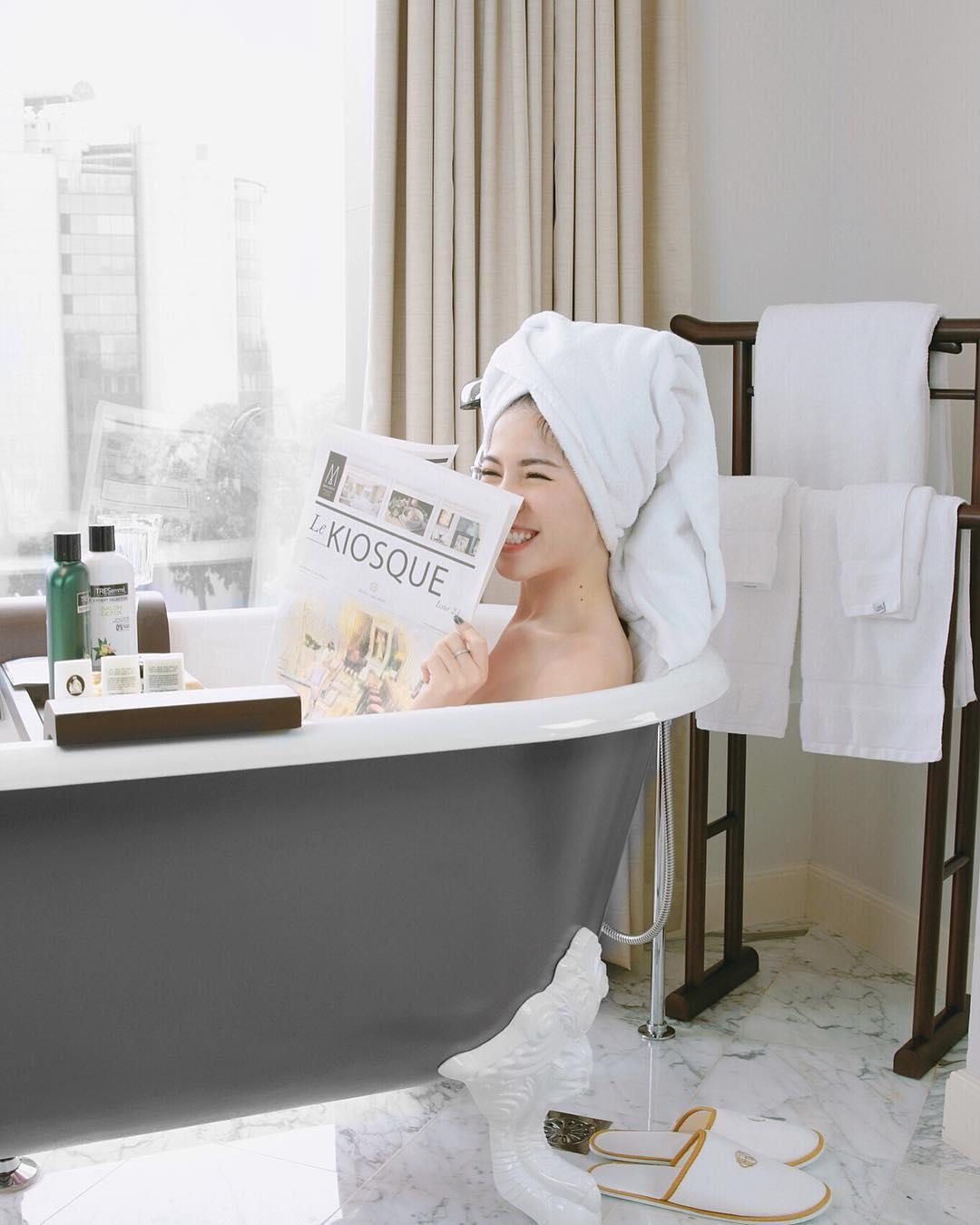 Check-in bon tam anh 8