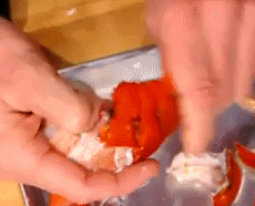 Cac buoc so che va tach vo tom hum khong bo sot phan thit nao hinh anh