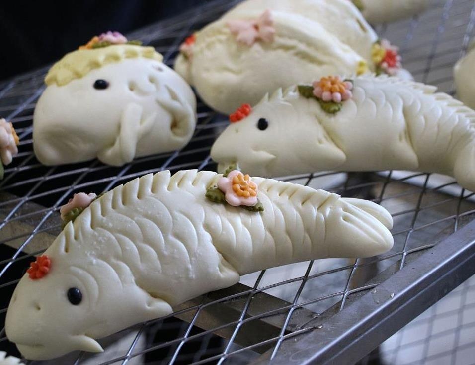 Bi quyet lam banh bao hinh tom, ca voi dua, thia trong nhay mat hinh anh