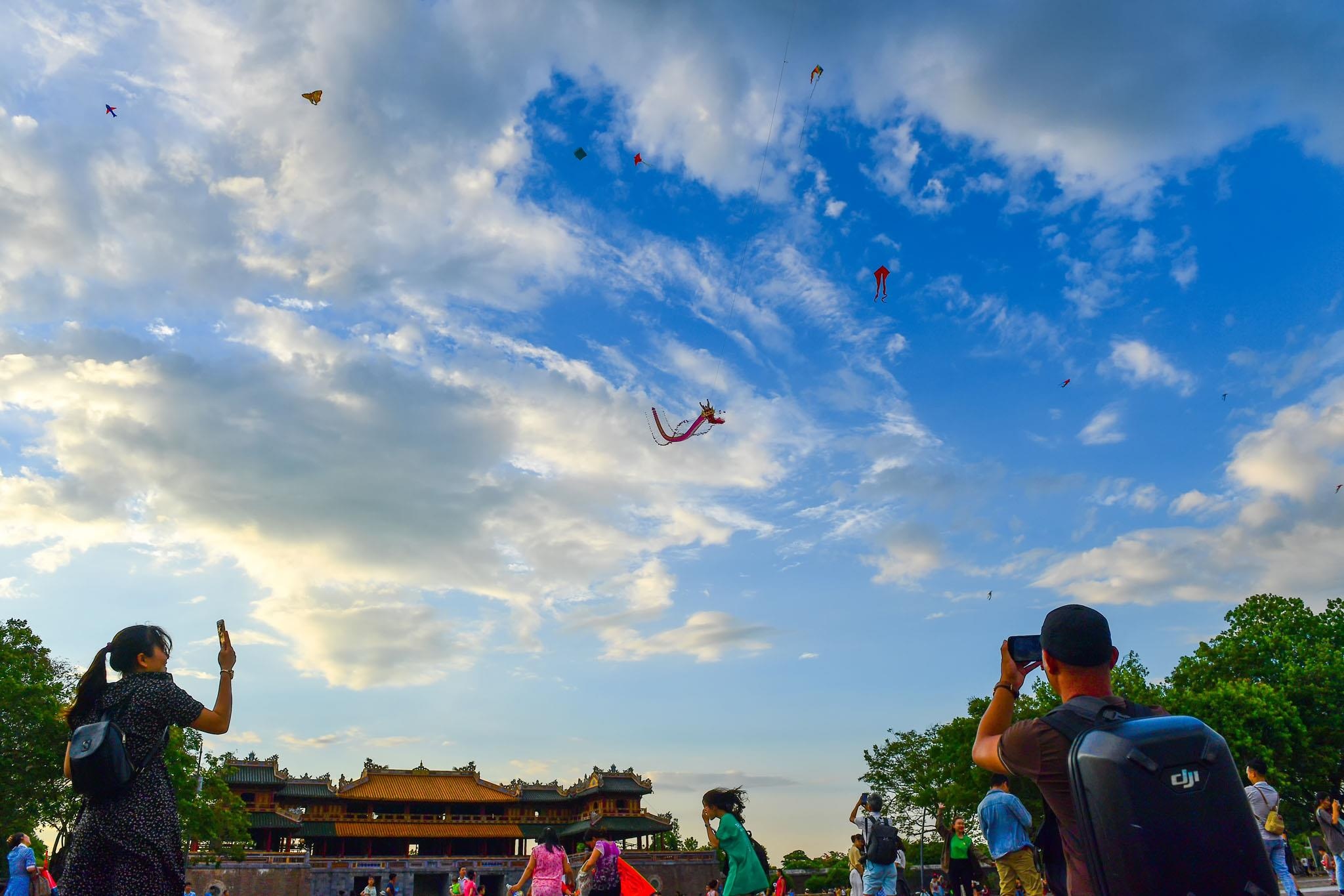 Le hoi tha dieu Hue anh 19