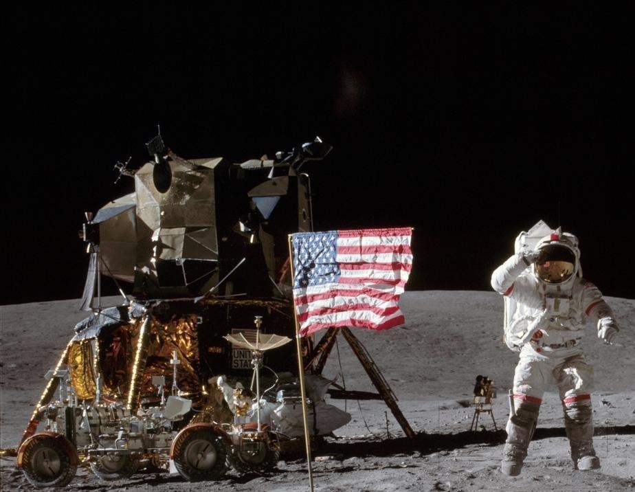 Chi hang trieu USD bay vao khong gian, du lich vu tru khong con xa voi hinh anh