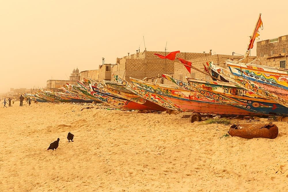 Biển Tây Phi, xuồng gỗ nghìn USD, du lịch biển ảnh 5 Bien Tay Phi, xuong go nghin USD, du lich bien anh 5