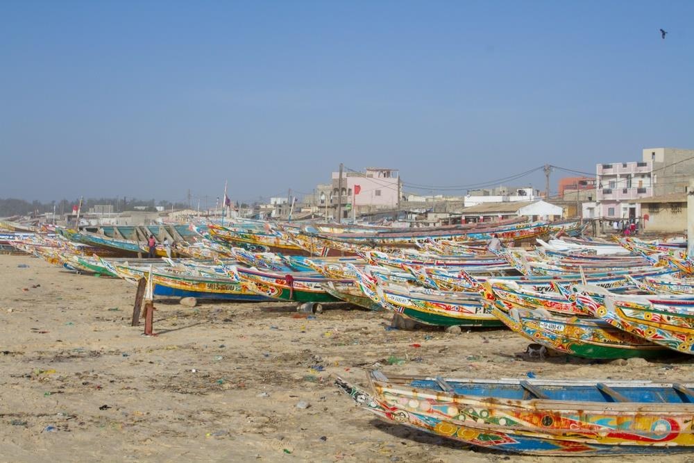 Biển Tây Phi, xuồng gỗ nghìn USD, du lịch biển ảnh 7 Bien Tay Phi, xuong go nghin USD, du lich bien anh 7