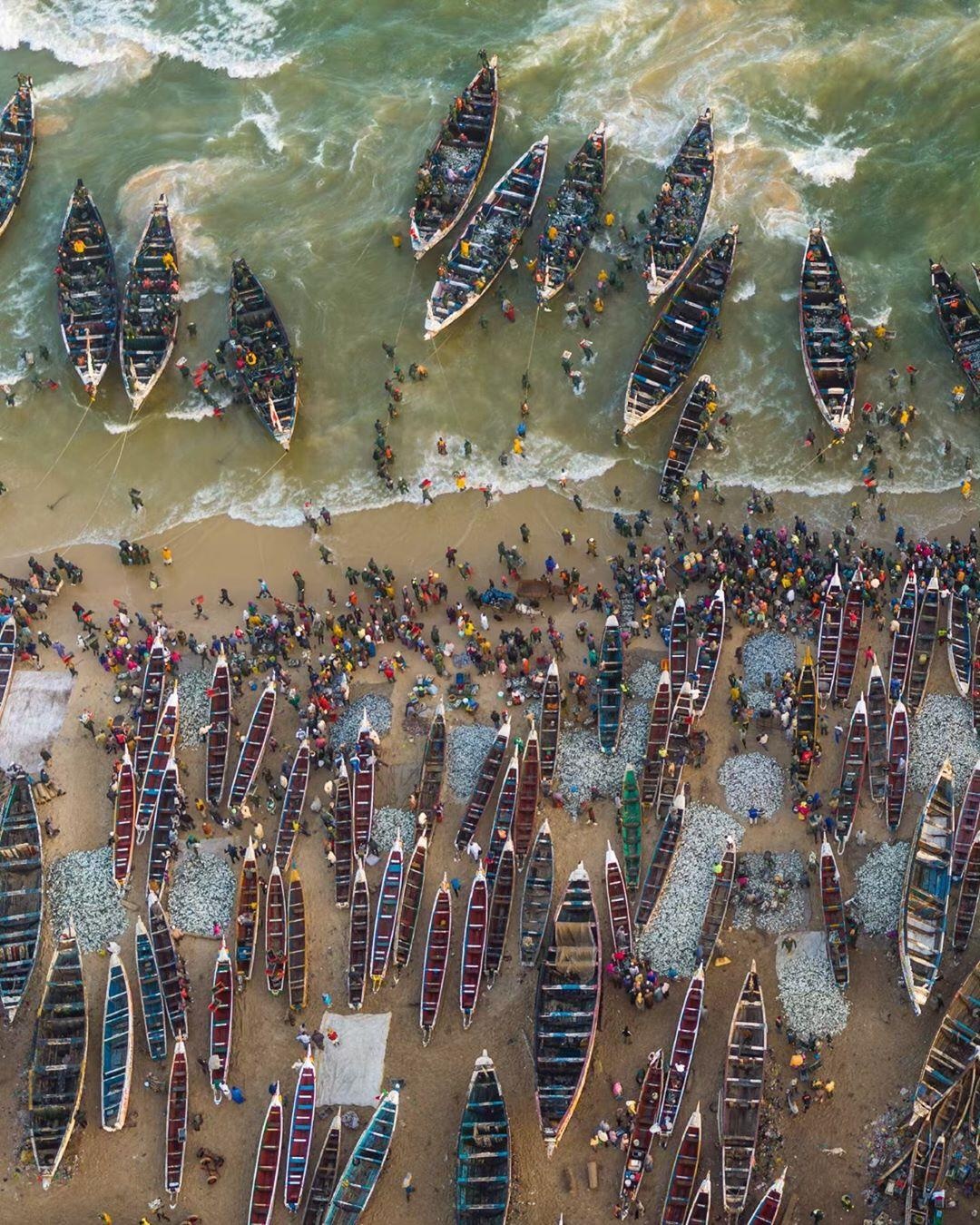 Biển Tây Phi, xuồng gỗ nghìn USD, du lịch biển ảnh 2 Bien Tay Phi, xuong go nghin USD, du lich bien anh 2