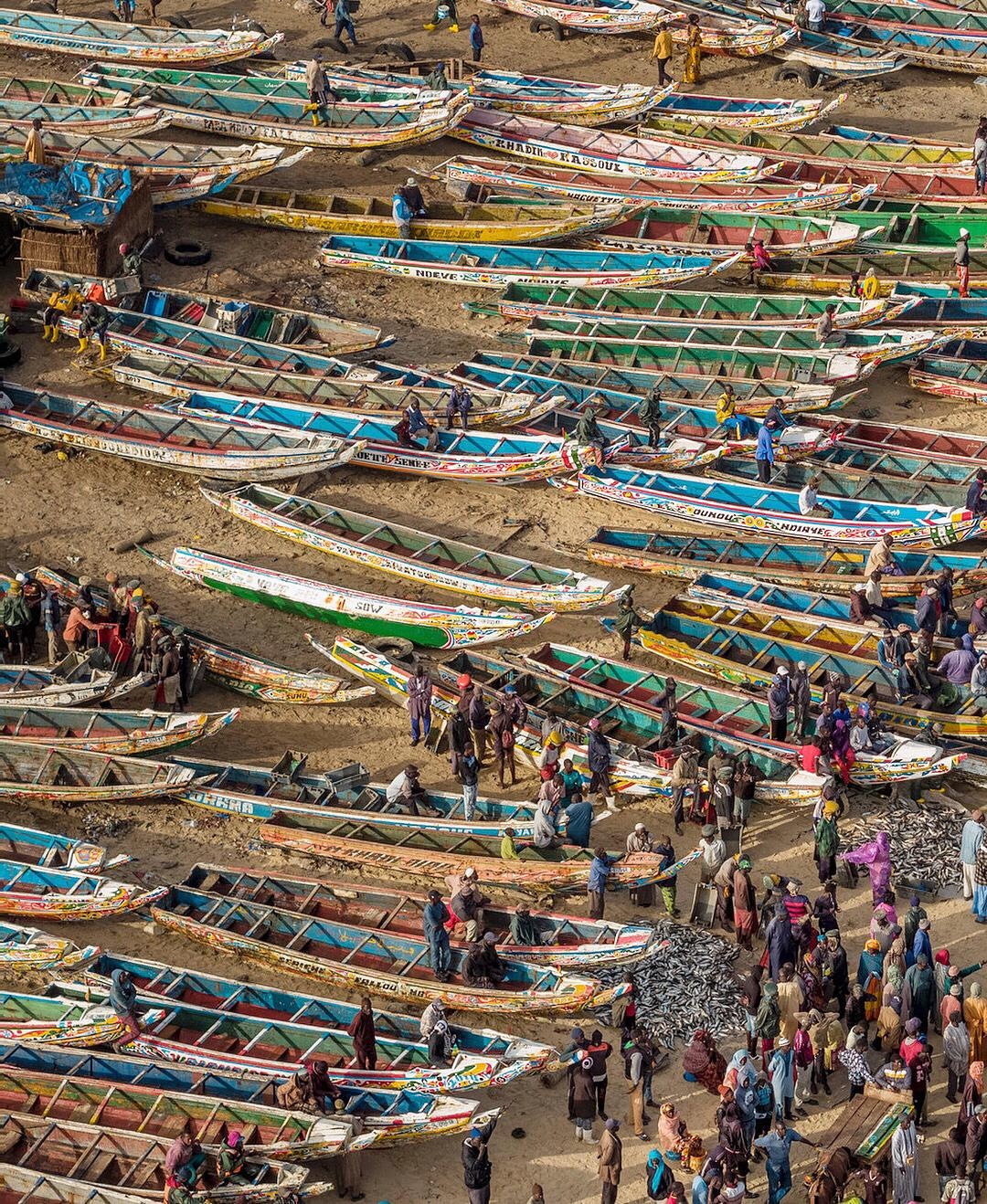 Biển Tây Phi, xuồng gỗ nghìn USD, du lịch biển ảnh 1 Bien Tay Phi, xuong go nghin USD, du lich bien anh 1