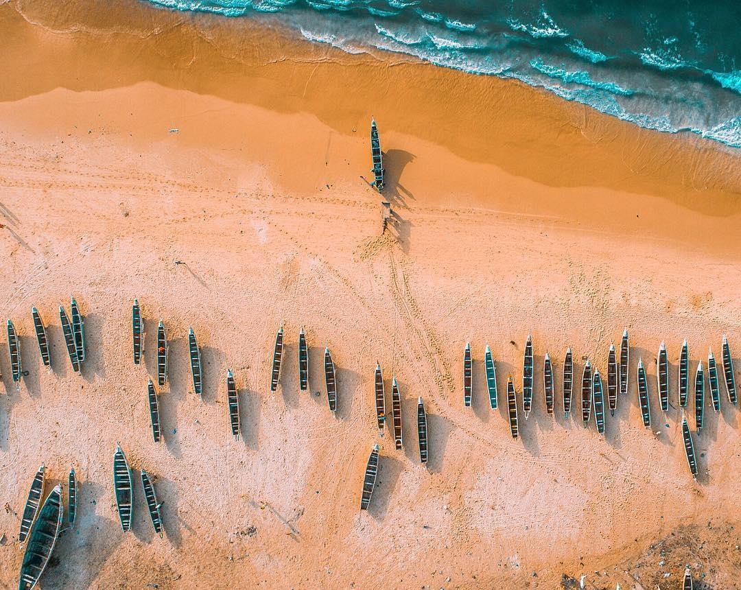 Biển Tây Phi, xuồng gỗ nghìn USD, du lịch biển ảnh 3 Bien Tay Phi, xuong go nghin USD, du lich bien anh 3